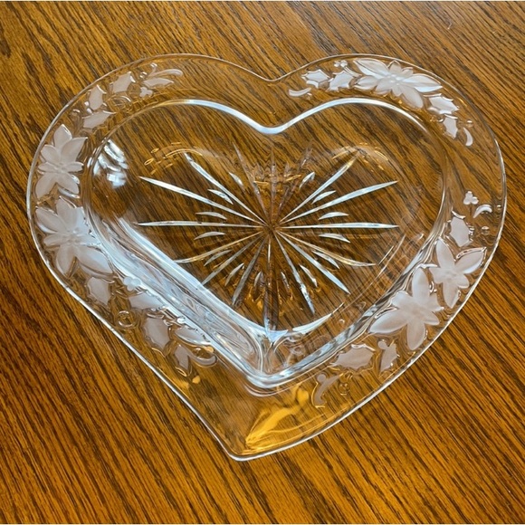 Mikasa Other - Mikasa 13 inch crystal heart dish
